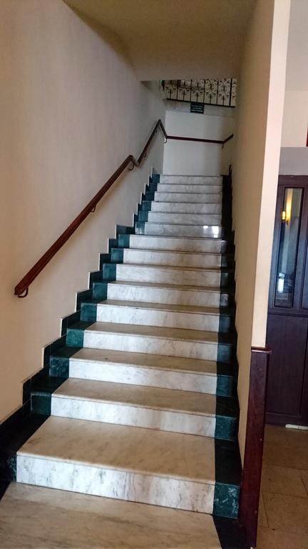 Hotel Pui De Urs ブカレスト エクステリア 写真